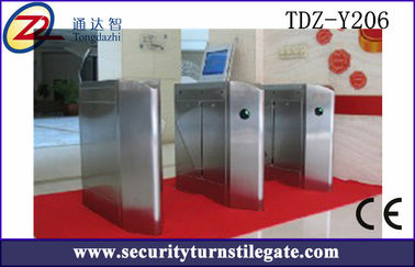 نظم الدخول الدوارة SS304 رفرف ، رفرف حاجز الباب الدوار AC 220V