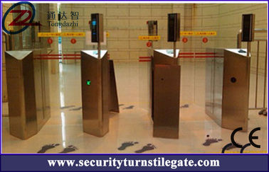 نظم الدخول الدوارة SS304 رفرف ، رفرف حاجز الباب الدوار AC 220V