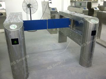 في الهواء الطلق IP54 التلقائي التجاري سوينغ حاجز بوابة النظام ، RFID بوابات